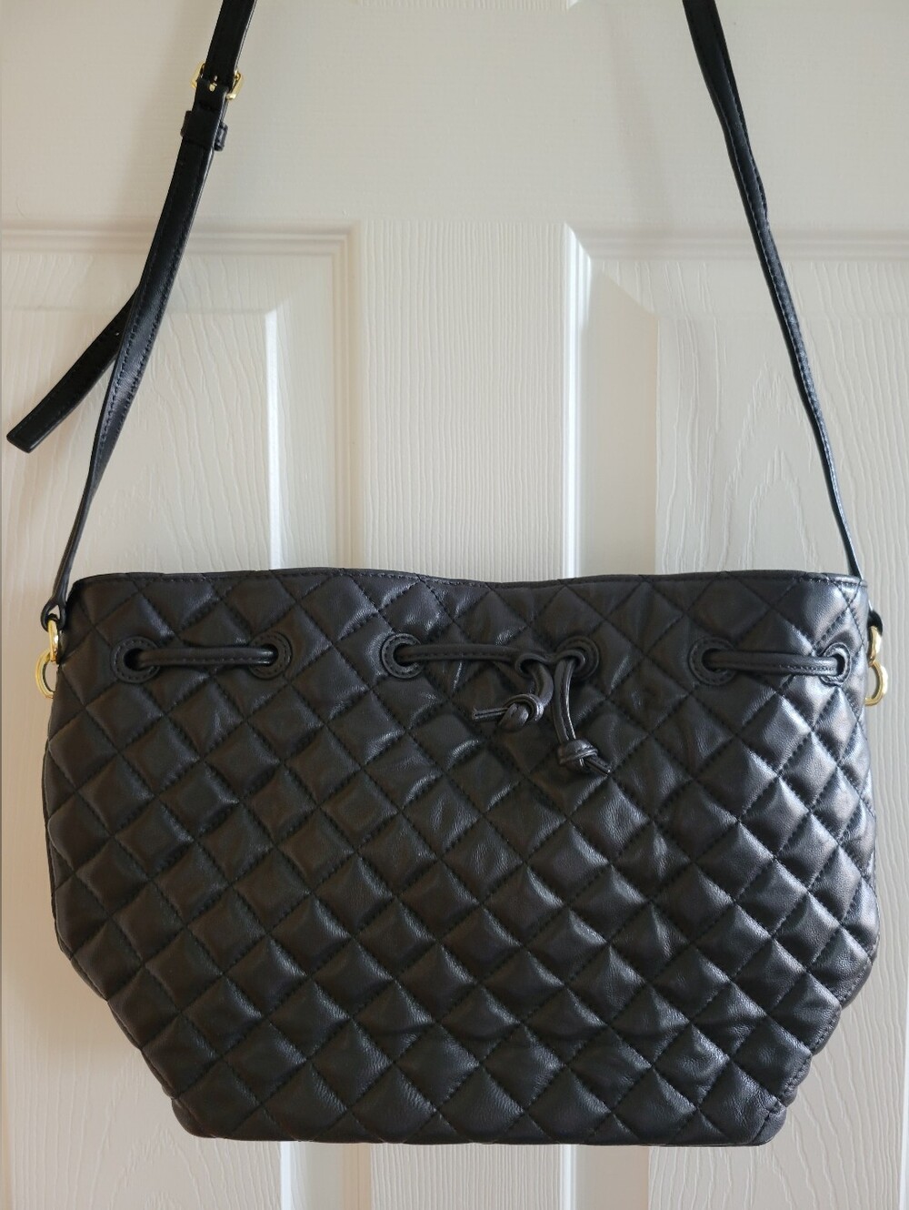 Talbots Black Draw String Quilted Leather Shoulder Bag Goldtone Hdwe 13"wx9.5"t
